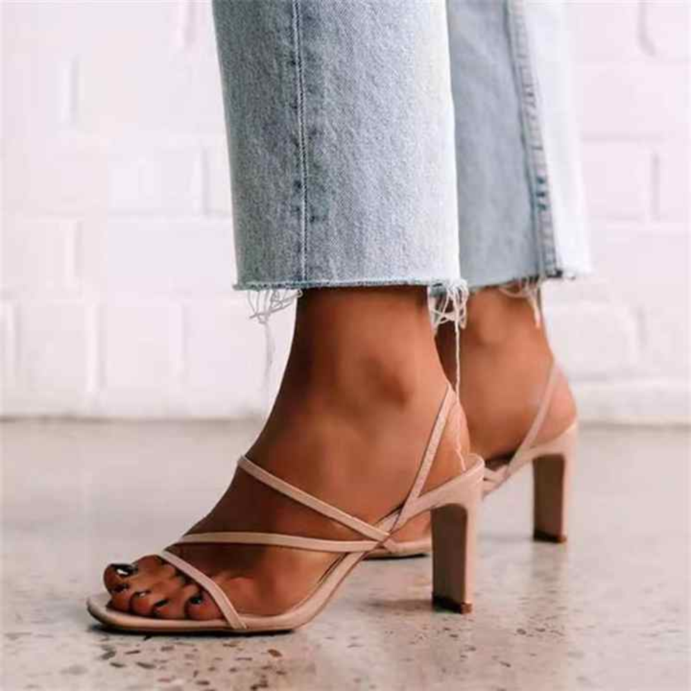 Kitten-Heel Pumps Elegance Crate