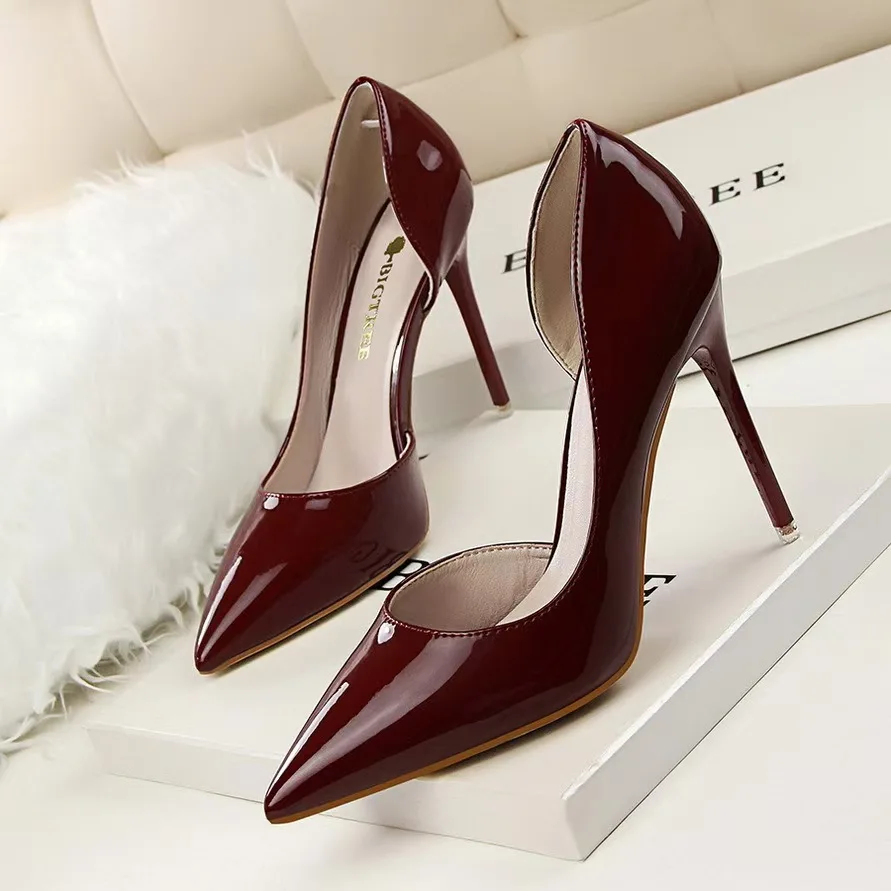 Nina Glossy Pointed Heels Elegance Crate