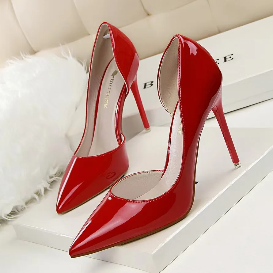 Nina Glossy Pointed Heels Elegance Crate